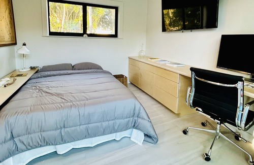 Downtown Hollywood Cottage | Private Studio Cottage in Beautiful historic Hollywood FL.