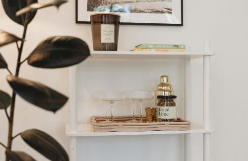 Mudgeeraba House | Private & Stylish Hinterland Cottage