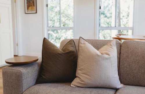 Mudgeeraba House | Private & Stylish Hinterland Cottage