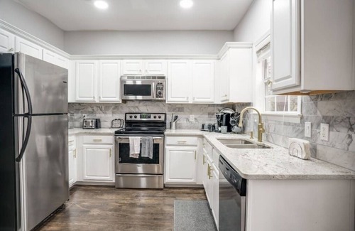 Tucker House | Private Suite Minutes Away From Atlanta