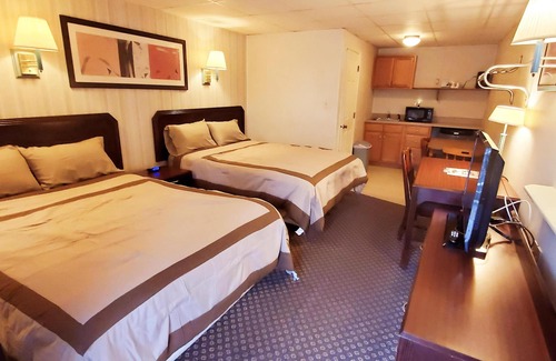 Montgomery Apartment | Private Suite With Private Entrance and Private Bath