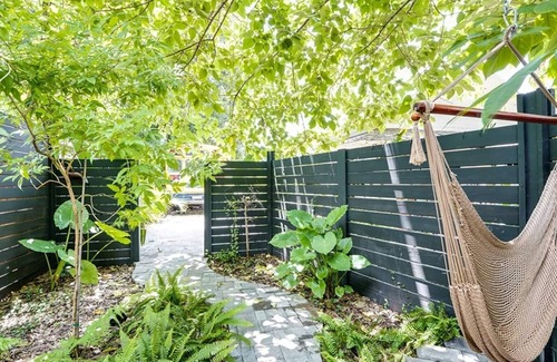 Bearss Plaza Apartment | Private Tiny Home Retreat | WiFi-Smart TV