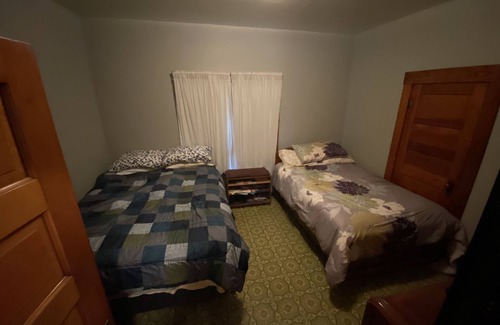 Knox County Other | Private updated hunting lodge/farmhouse