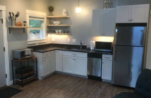Truro Cottage | Private upscale cottage, close to Long Nook and Ballston beaches.