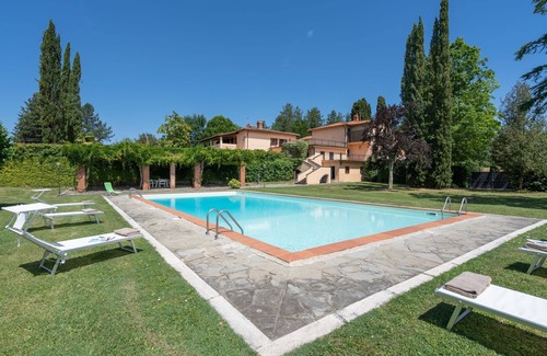 Vicchio Villa | Private Villa with sauna, WIFI, private pool, hot tub, TV, patio, pets allowed, panoramic view