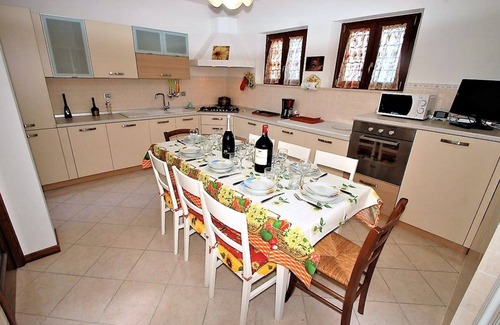 Ponte Buriano Villa | Private Villa with private pool, WIFI, A/C, TV, patio, panoramic view, parking, close to Arezzo