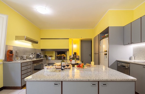 Acquesalate Villa | Private villa ideal location for families & weddings.