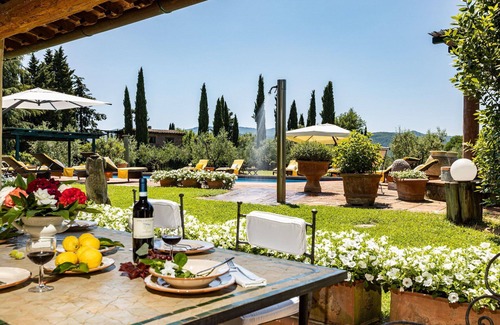 Figline e Incisa Valdarno Villa | Private Villa with sauna, A/C, private pool, hot tub, WIFI, TV, patio, close to Greve In Chianti