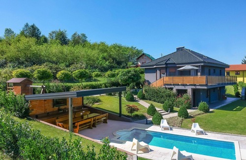 Presika House | Private Villa with A/C, hot tub, WIFI, private pool, TV, terrace, pets allowed, panoramic view