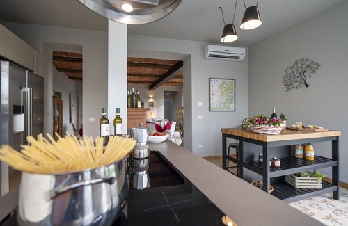 Monteu Roero Villa | Private Villa with A/C, WIFI, private pool, TV, patio, panoramic view, parking, close to Alba