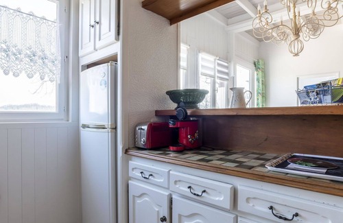 Loupiac House | Private Villa with WIFI, private pool, A/C, TV, terrace, pets allowed, panoramic view, parking