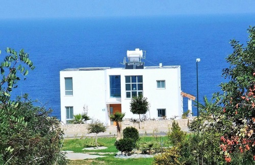 Esentepe Villa | Private villa with HEATED POOL, 3 ensuites, FREE WiFi & UK TV, AC in all rooms