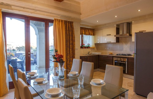 Santu Pietru Villa | Private Villa with Indoor Heated Jacuzzi