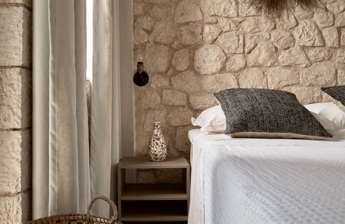 Plaka House | Private Villa with pool