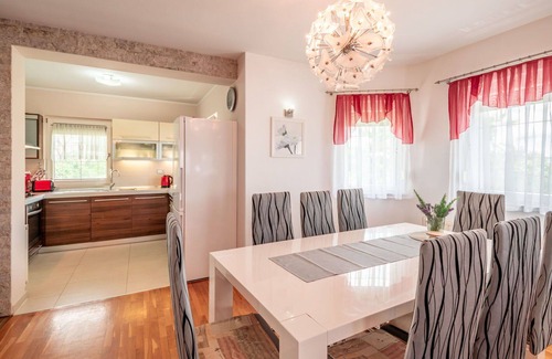 Municipality of Krizevci House | Private Villa with private pool, WIFI, A/C, TV, terrace, pets allowed, panoramic view, parking
