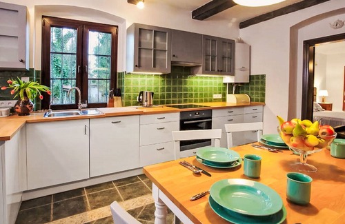 Sarbsk House | Private Villa with private pool, hot tub, WIFI, TV, terrace, pets allowed, panoramic view, parking