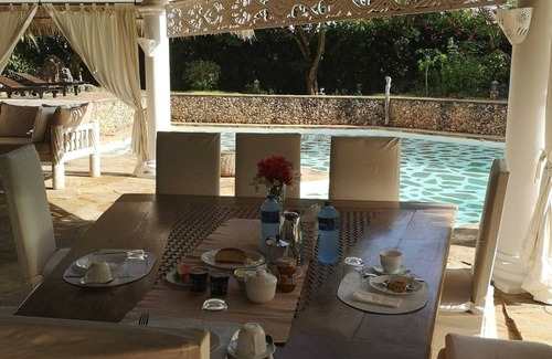 Malindi Marine National Park Villa | Private villa with swimming pool and tropical garden.