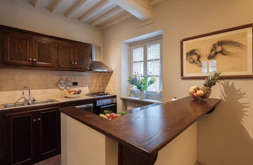Pieve di Chio Villa | Private Villa with WIFI, private pool, A/C, TV, patio, panoramic view, parking, close to Cortona