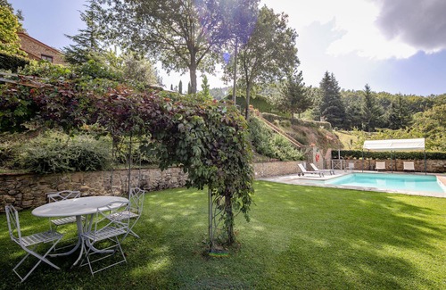 Pieve di Chio Villa | Private Villa with WIFI, private pool, A/C, TV, patio, panoramic view, parking, close to Cortona