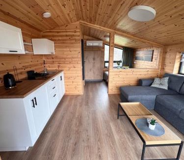 Antsunijai House | Privatus romantiškas namelis dviems prie vandens Šilalės rajone