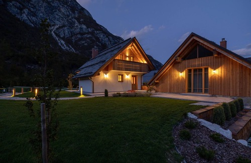 Ukanc Ski Chalet | PRIVILLAGE STARE - Alpine SPA Chalet with Sauna, Massage Tub & Fireplace, Bohinj