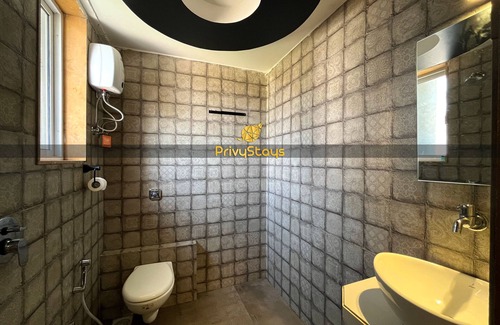 Chendhare Hotel | PrivyStays St. Ricky's Apartment Hotel
