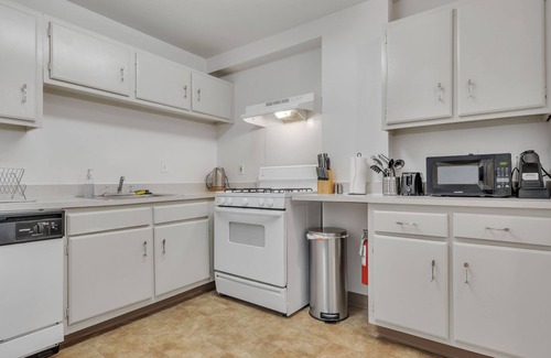 Downtown Harrisburg Apartment | Professional 2br apartment I Near Hospitals