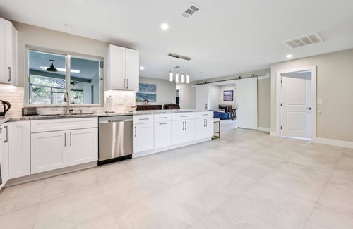 Willoughby Acres House | PROMO 5% WEEKLY AND 10% MONTHLY DISCOUNTnTropical Dream House with Pool
