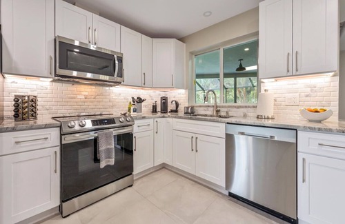 Willoughby Acres House | PROMO 5% WEEKLY AND 10% MONTHLY DISCOUNTnTropical Dream House with Pool
