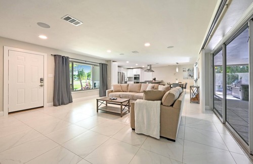 Willoughby Acres House | PROMO 5% WEKKLY/10% MONTHLY DISC.nRenovated Tropical Paradise Home with Hot Tub
