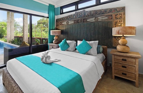 Temukus Villa | PROMO Beachfront oasis. Private pool and firepit