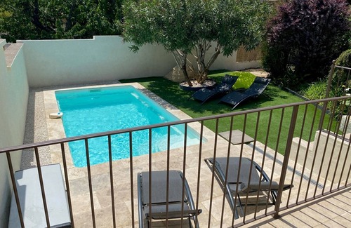 Roquemaure House | Promotion in progress. private villa with swimming pool in Provence