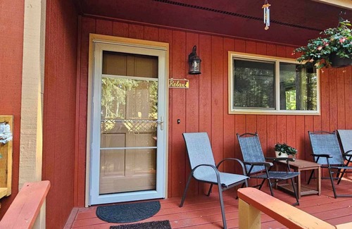 Hoodsport Apartment | Promotional Pricing! Graceful Getaway Studio - Lake Cushman and Olympics await!