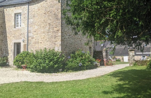 Theix-Noyalo House | Propriété Familiale de Caractère, Dans un Manoir Breton