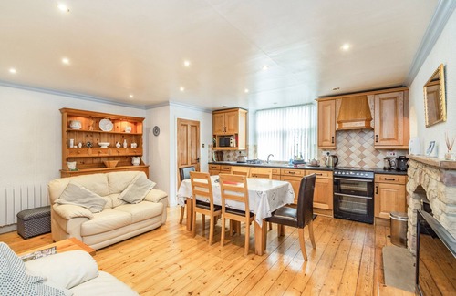 Middleham Cottage | PROSPECT HOUSE, family friendly, with open fire in Middleham