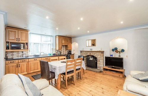 Middleham Cottage | PROSPECT HOUSE, family friendly, with open fire in Middleham