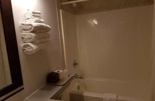 Creighton Hotel | Prospector Inn