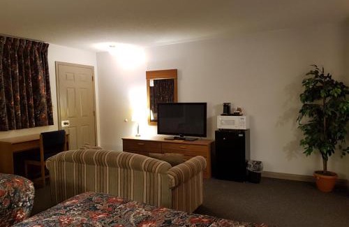 Creighton Hotel | Prospector Inn