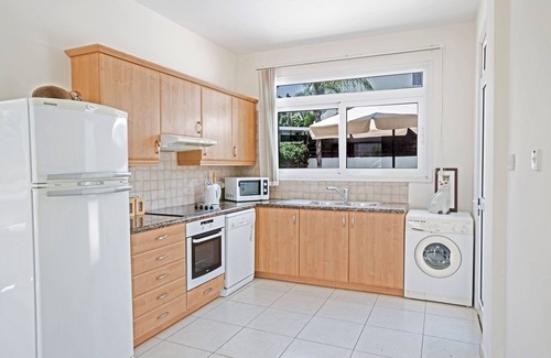 Protaras Cottage | Protaras Delfini Villa DV27 - a villa that sleeps 6 guests in 3 bedrooms