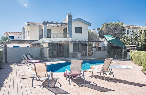 Protaras Cottage | Protaras Spetses Villa SP5 - a villa that sleeps 6 guests in 3 bedrooms