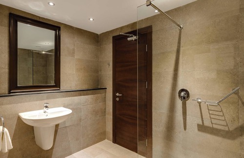 Owerri Hotel | Protea Hotel Owerri Select