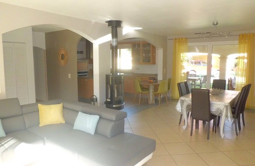Uzein House | Provencal style holiday home with heated pool and pétanque area.