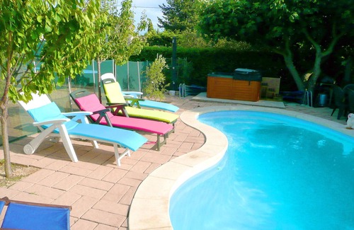 Morieres-les-Avignon Ski Chalet | Provence Family Bungalow 3 Pcs quiet Heated pool