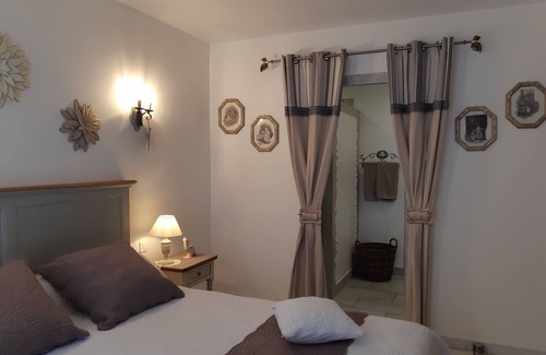 Belcodene Bed & Breakfast | PROVENCE ROOM - Swimming pool, Spa, Tennis