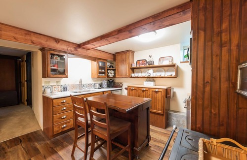Murray Apartment | Providing a comfortable, home away from home experience for treasured guests.