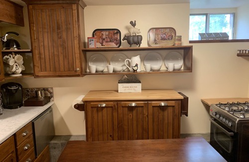 Murray Apartment | Providing a comfortable, home away from home experience for treasured guests.