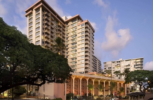Waikiki House | Proximity at its Best! 2 Convenient Units near Queen's Surf Beach, Pets Allowed!