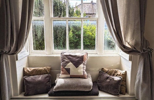 Prudhoe Cottage | PRUDHOE COTTAGE, pet friendly, character holiday cottage in Prudhoe