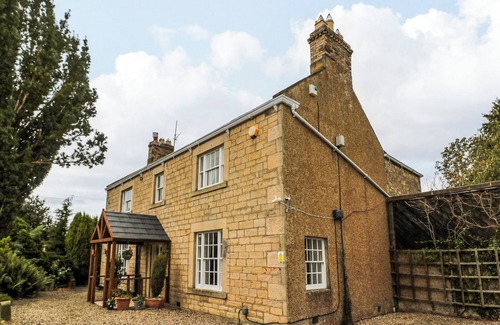 Prudhoe Cottage | PRUDHOE COTTAGE, pet friendly, character holiday cottage in Prudhoe