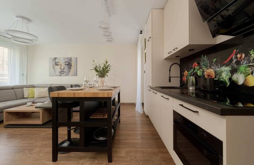 Srodmiescie Apartment | Prusa 8 | Elegant Apartment | Parking, Terrace
